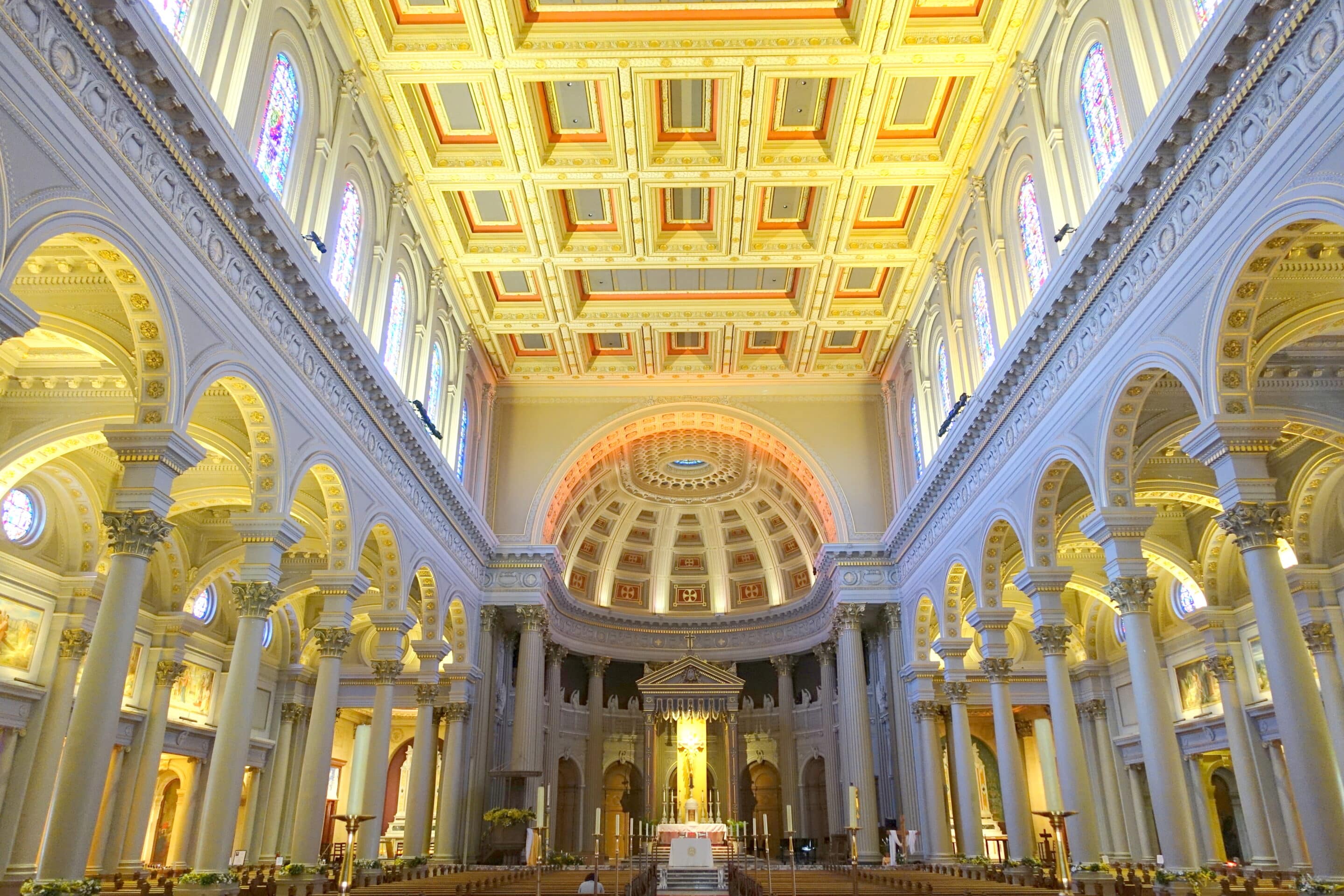 Saint Ignatius Church San_Francisco, CA ¡Descarga Horarios de Misa! Iglesias en San Francisco