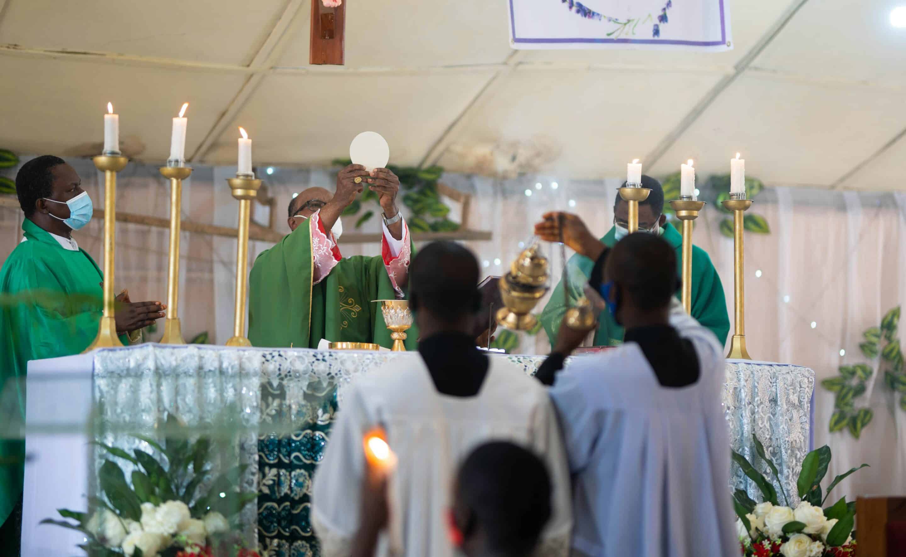 San Expedito. Oraciones Catolicas para pedir un Milagro Urgente. Usa este artículo cuando lo necesites, y lee otros de nuestros artículos en la página web de Horarios de Misa.