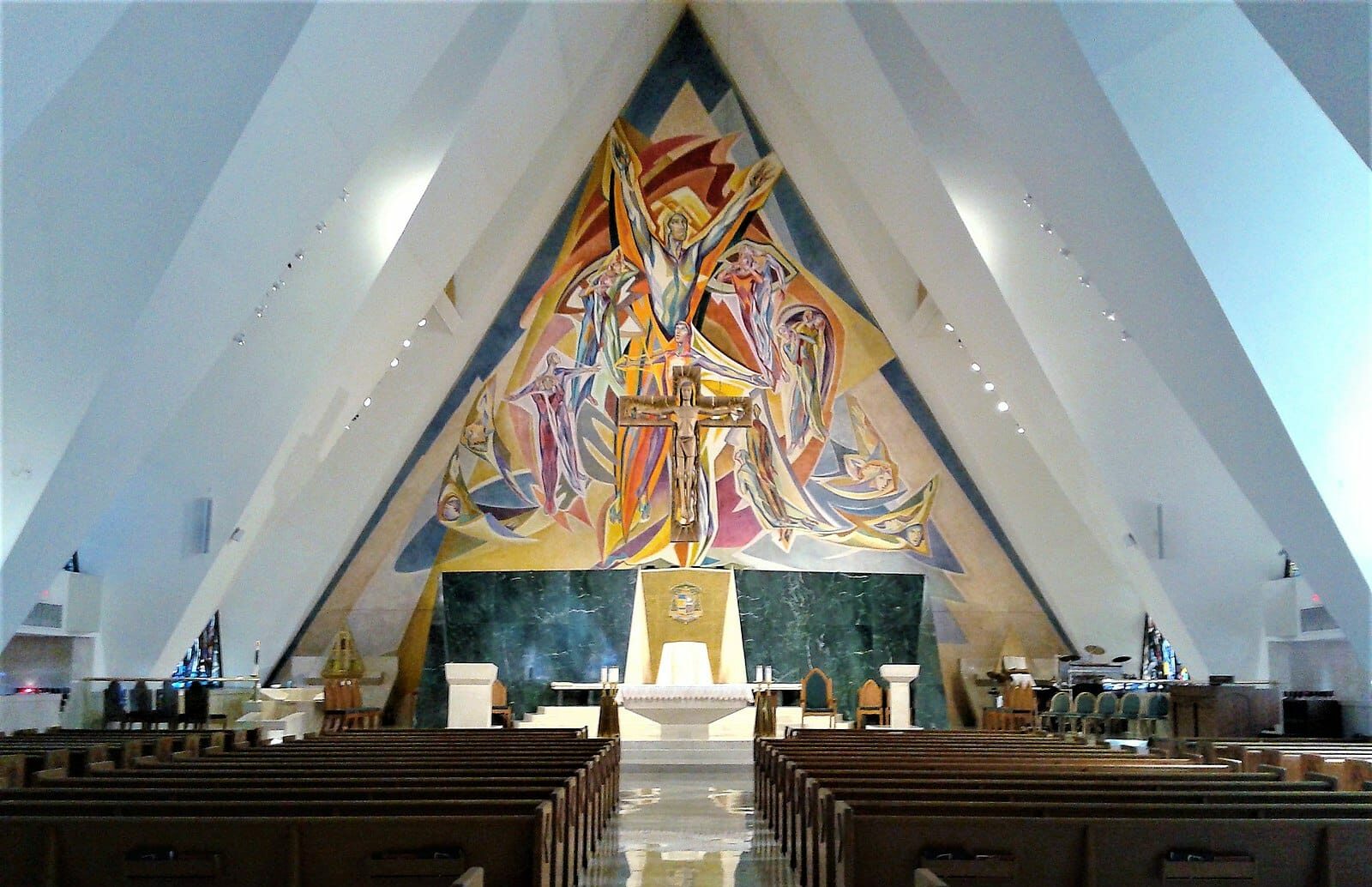 Imagen de: Guardian Angel Cathedral. Descubre 10 Opciones de Iglesias Católicas en Las Vegas. Descarga Horarios de Misa en tu celular hoy!