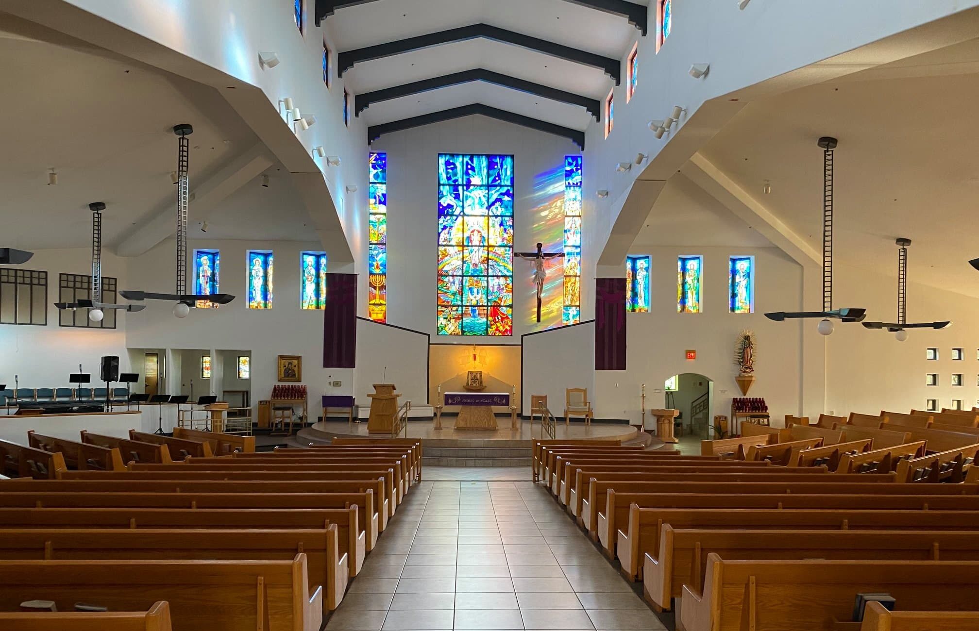 Imagen de: Prince of Peace Catholic Church. Descubre 10 Opciones de Iglesias Católicas en Las Vegas. Descarga Horarios de Misa en tu celular hoy!