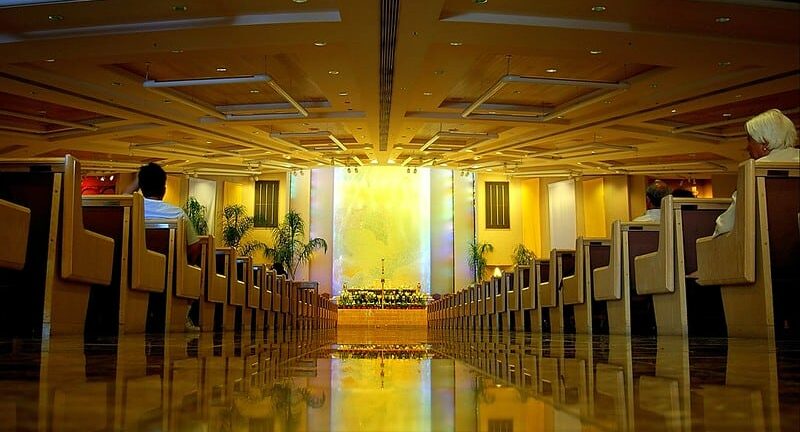 Imagen de: Shrine of the Most Holy Redeemer. Descubre 10 Opciones de Iglesias Católicas en Las Vegas. Descarga Horarios de Misa en tu celular hoy!