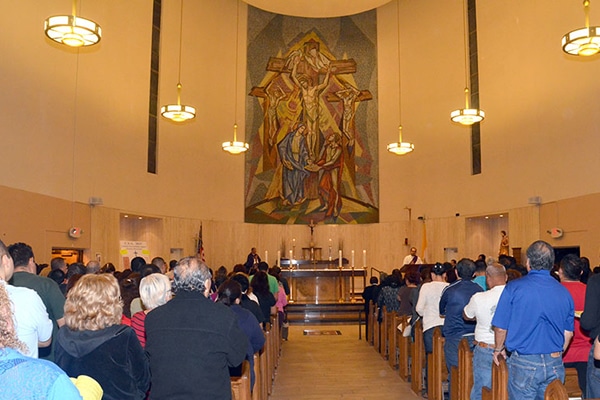 Imagen de: St. Anne’s Catholic Church. Descubre 10 Opciones de Iglesias Católicas en Las Vegas. Descarga Horarios de Misa en tu celular hoy!