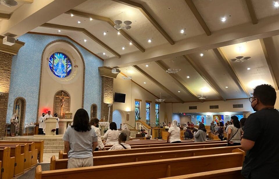 Imagen de: St. Bridget Roman Catholic Church. Descubre 10 Opciones de Iglesias Católicas en Las Vegas. Descarga Horarios de Misa en tu celular hoy!