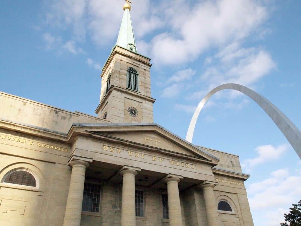 Basilica of Saint Louis, King of France, Iglesia Catolica en St Louis