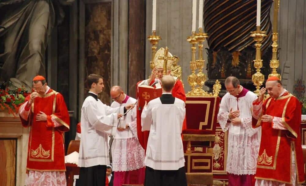 Ritos Iniciales-Sacerdote en la Sede-Colecta
