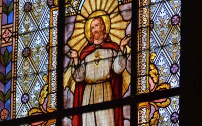 Oración al Sagrado Corazón de Jesús en Tiempos Difíciles