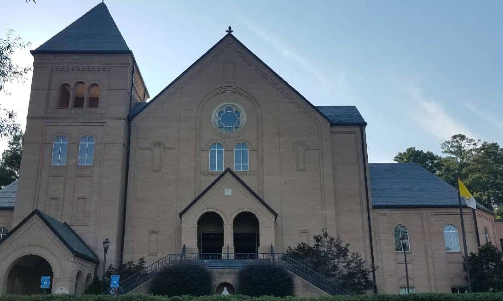 Iglesias Católicas en Atlanta - Iglesia del Espíritu Santo - Horarios de Misa