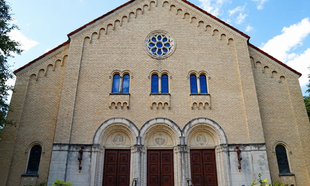Iglesias Católicas en Dallas - Santísima Trinidad - Horarios de Misa